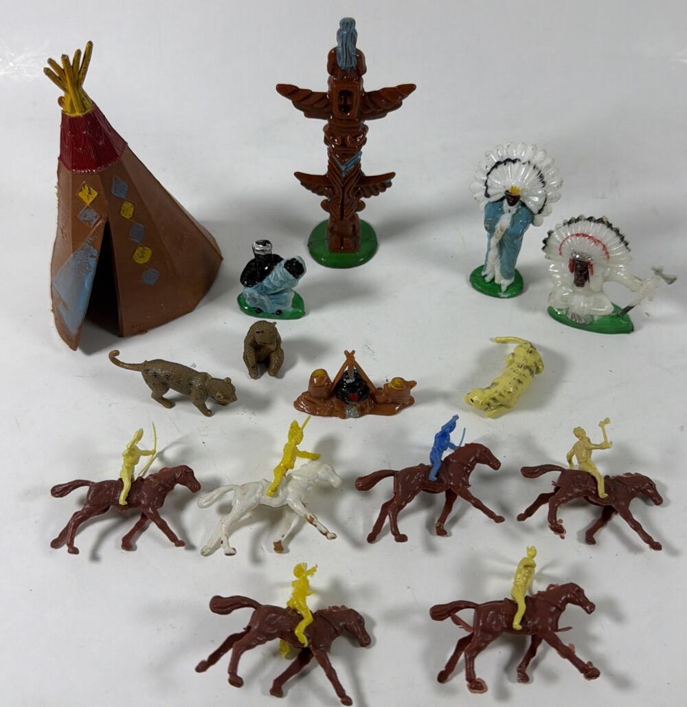 Vtg Lot of Hong Kong Vtg Indians Toy Figures - Read